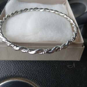 Avon Silver Tone Rope Twist Bangle Bracelet 1987